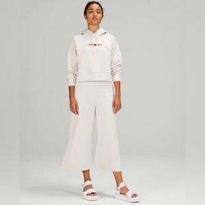 Soft Ambitions High Rise Crop *Softstreme size 2 in White Opal